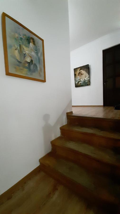 Victoria Guesthouse Кутаиси Екстериор снимка
