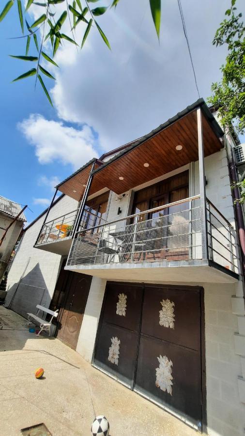 Victoria Guesthouse Кутаиси Екстериор снимка